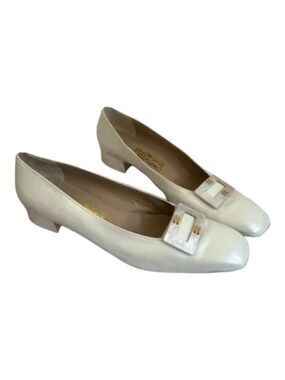 Salvatore Ferragamo Pearl White Heels Size 9AA